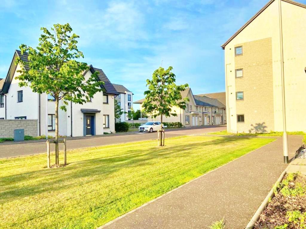 3 Bed House With Parking Near Airport — Photos 3